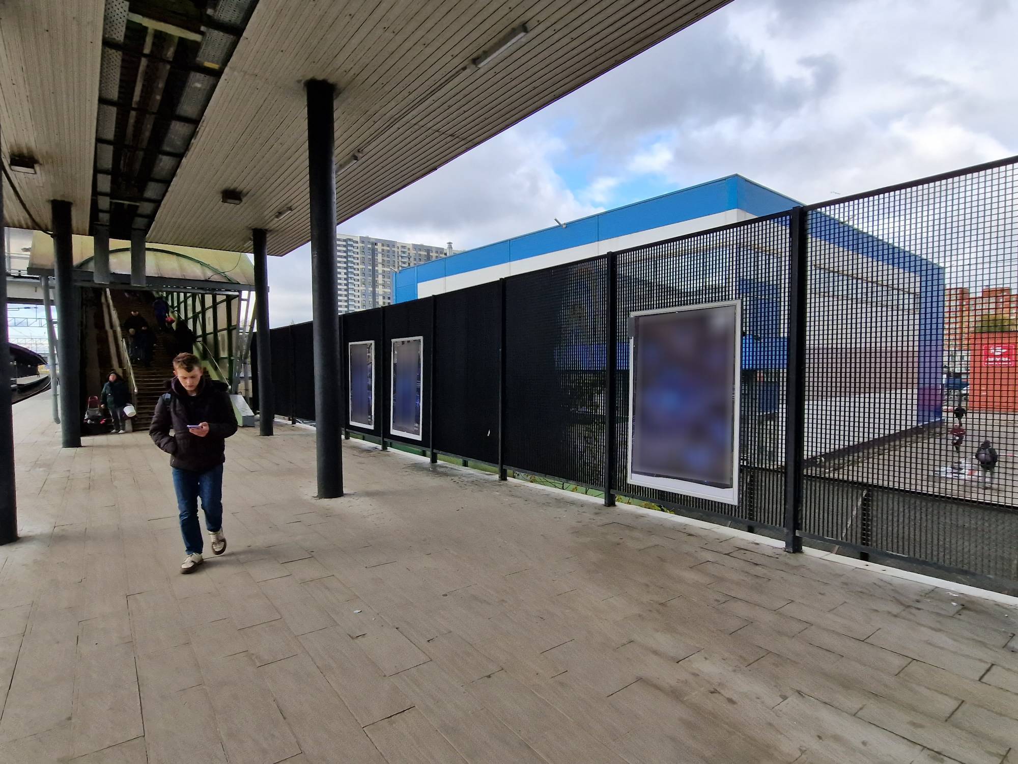 Фотография рекламного носителя, тип: Ситиформат 1.8x1.2, адрес: Люберцы-1 ст., на ограждении платформы на Москву, Московская область, Россия. Сторона А №941752