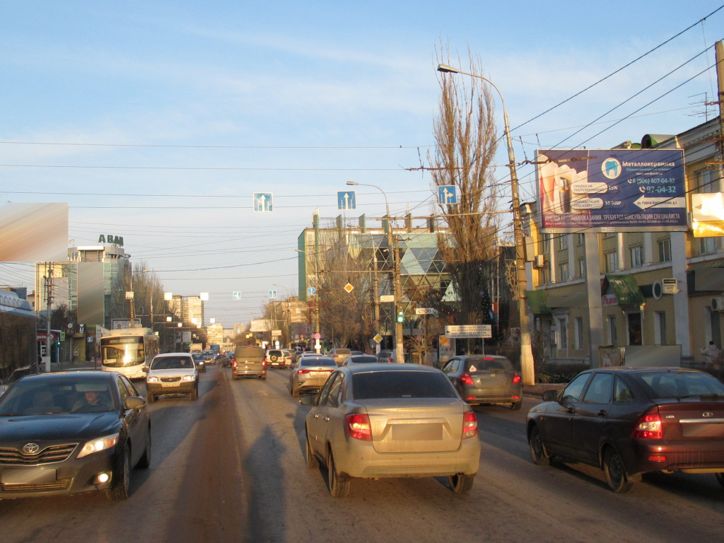 Фотография рекламного носителя, тип: Билборд 3x6, адрес: Рабоче-Крестьянская ул., д.11, Волгоград, Волгоградская область, Россия. Сторона A №1000443