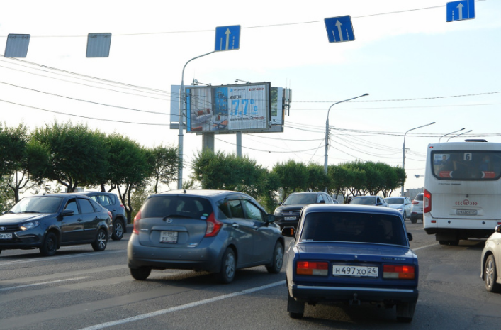Фотография рекламного носителя, тип: Билборд 3x6, адрес: Коммунальный мост, поз.1, Красноярск, Красноярский край, Россия. Сторона Б1-Б3 №1324680