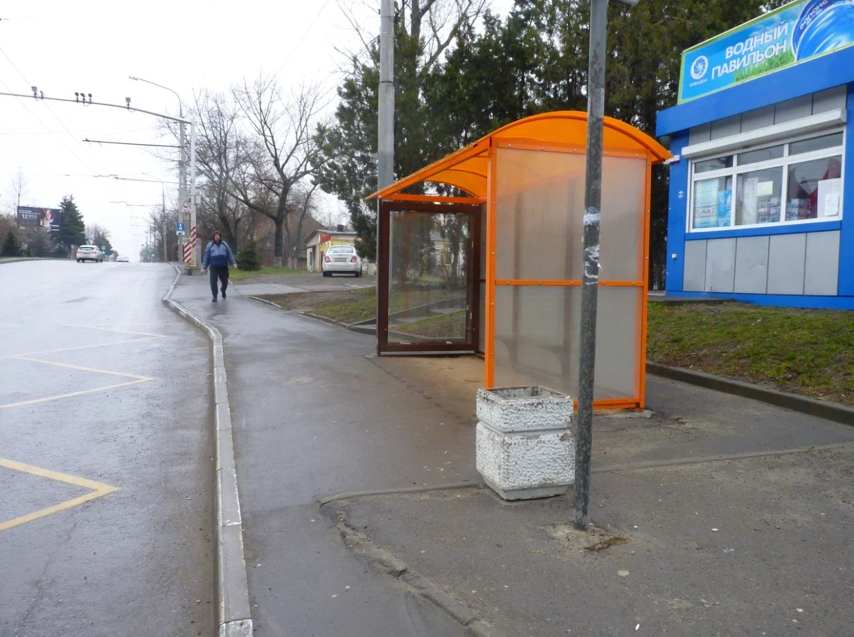 Фотография рекламного носителя, тип: Остановка 1.8x1.2, адрес: 40-летия Победы пр-т., ост. ПролетР "пер. Боковский", поз.2, Ростов-на-Дону, Ростовская область, Россия. Сторона А №631373