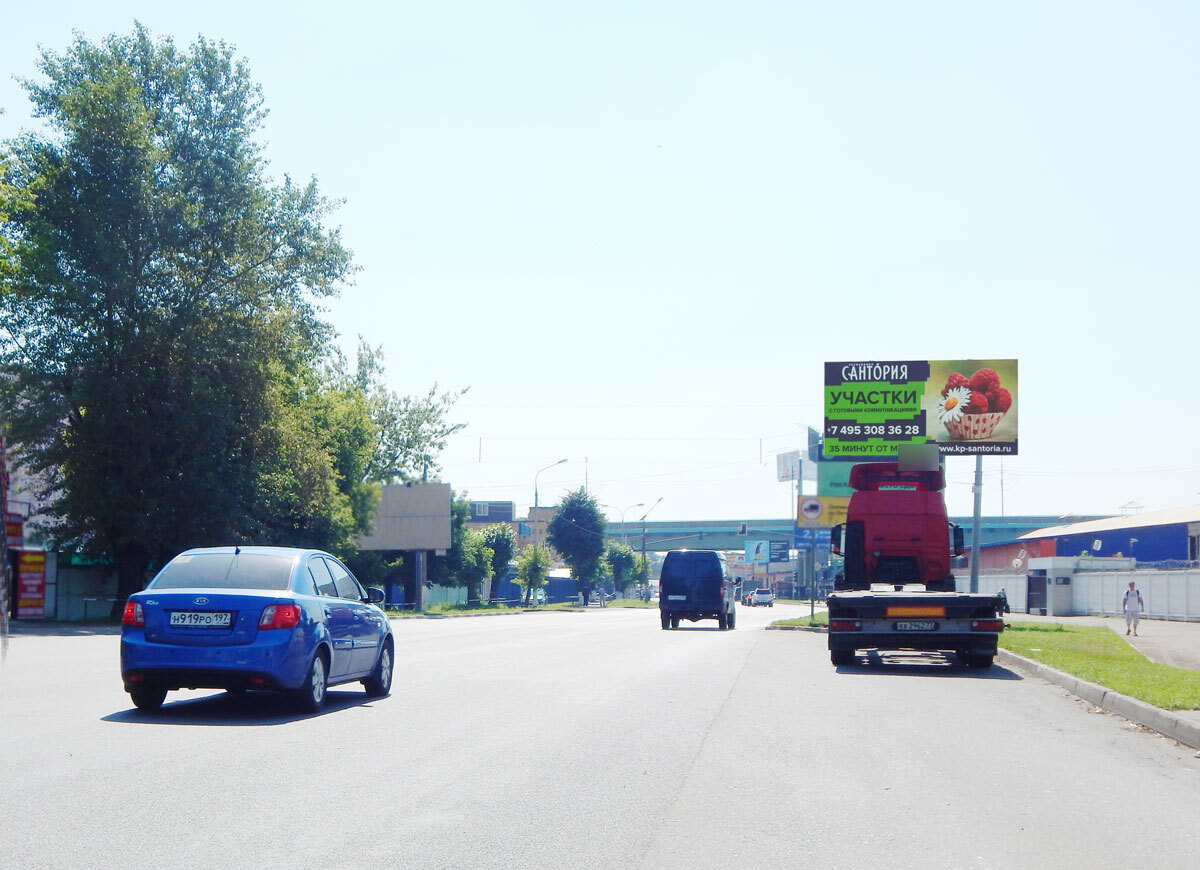 Фотография рекламного носителя, тип: Билборд 3x6, адрес: Инициативная ул., перед эстакадой, напротив АЗС, Люберцы, Московская область, Россия. Сторона A №442886