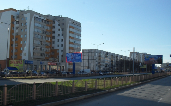 Фотография рекламного носителя, тип: Билборд 3x6, адрес: Мира ул., д.10 Х Бажова ул., Сургут, Ханты-Мансийский автономный округ – Югра, Россия. Сторона Б №440152