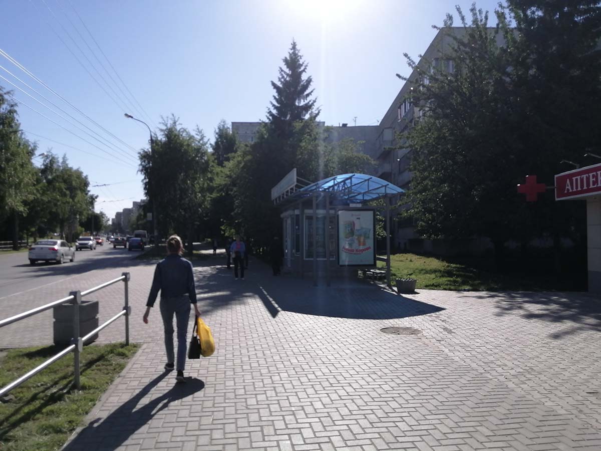 Фотография рекламного носителя, тип: Остановка 1.8x1.2, адрес: Красноармейская ул., д.100, Йошкар-Ола, Республика Марий Эл, Россия. Сторона A №961423