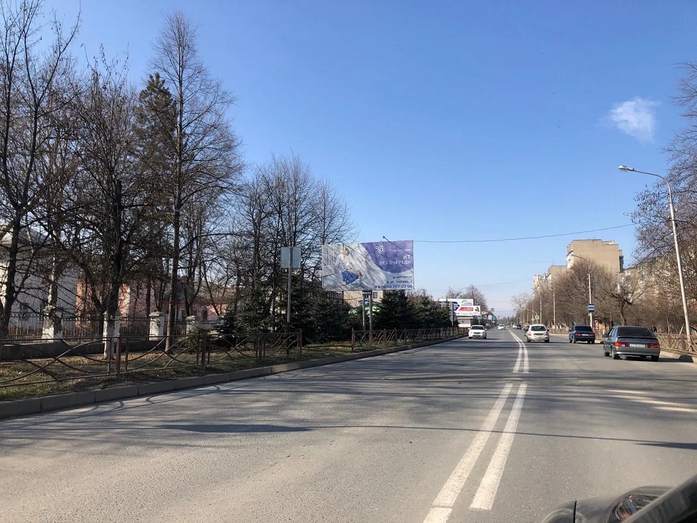 Фотография рекламного носителя, тип: Билборд 3x6, адрес: Иристонская ул., поликлиника №3, Владикавказ, Республика Северная Осетия – Алания, Россия. Сторона Б №1057909