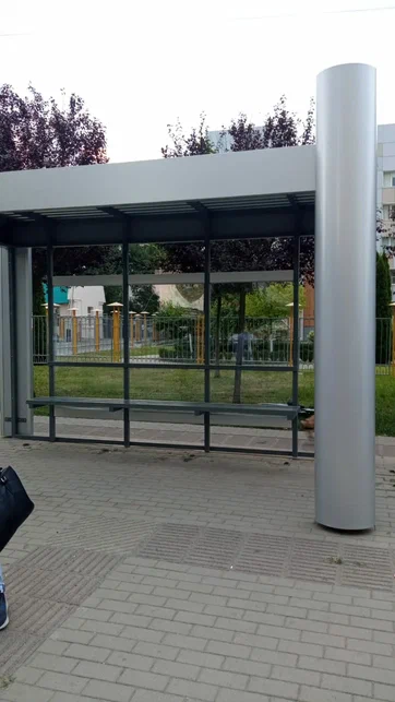 Фотография рекламного носителя, тип: Остановка 1.8x1.2, адрес: Академика Лукьяненко ул., д.97, Краснодар, Краснодарский край, Россия. Сторона А2 №596921