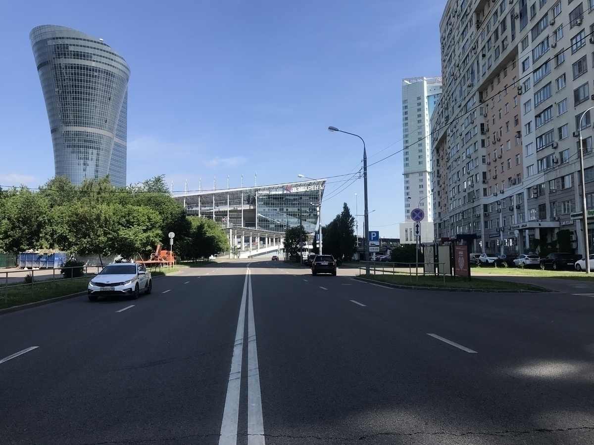 Фотография рекламного носителя, тип: Афиша 1.75x1.8, адрес: Березовой рощи пр-д., д.10, стенд 3, Москва, Россия. Сторона А1 №882533