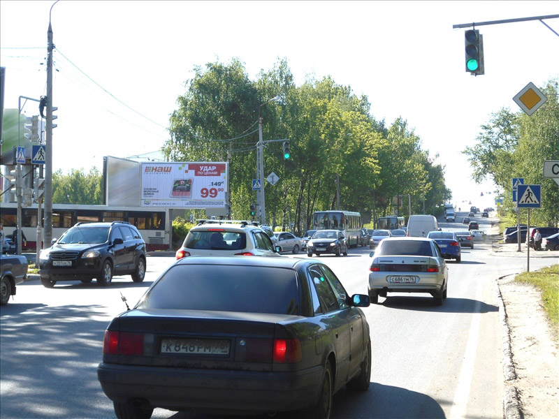 Фотография рекламного носителя, тип: Билборд 3x6, адрес: Калинина ул., 15м до пр-зда к ТРК Вернисаж, Ярославль, Ярославская область, Россия. Сторона Б1-Б3 №576395