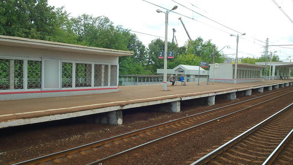 Фотография рекламного носителя, тип: Ситиформат 1.8x1.2, адрес: Матвеевская ст., ж/д платформа, поз.1, Москва, Россия. Сторона А №628139