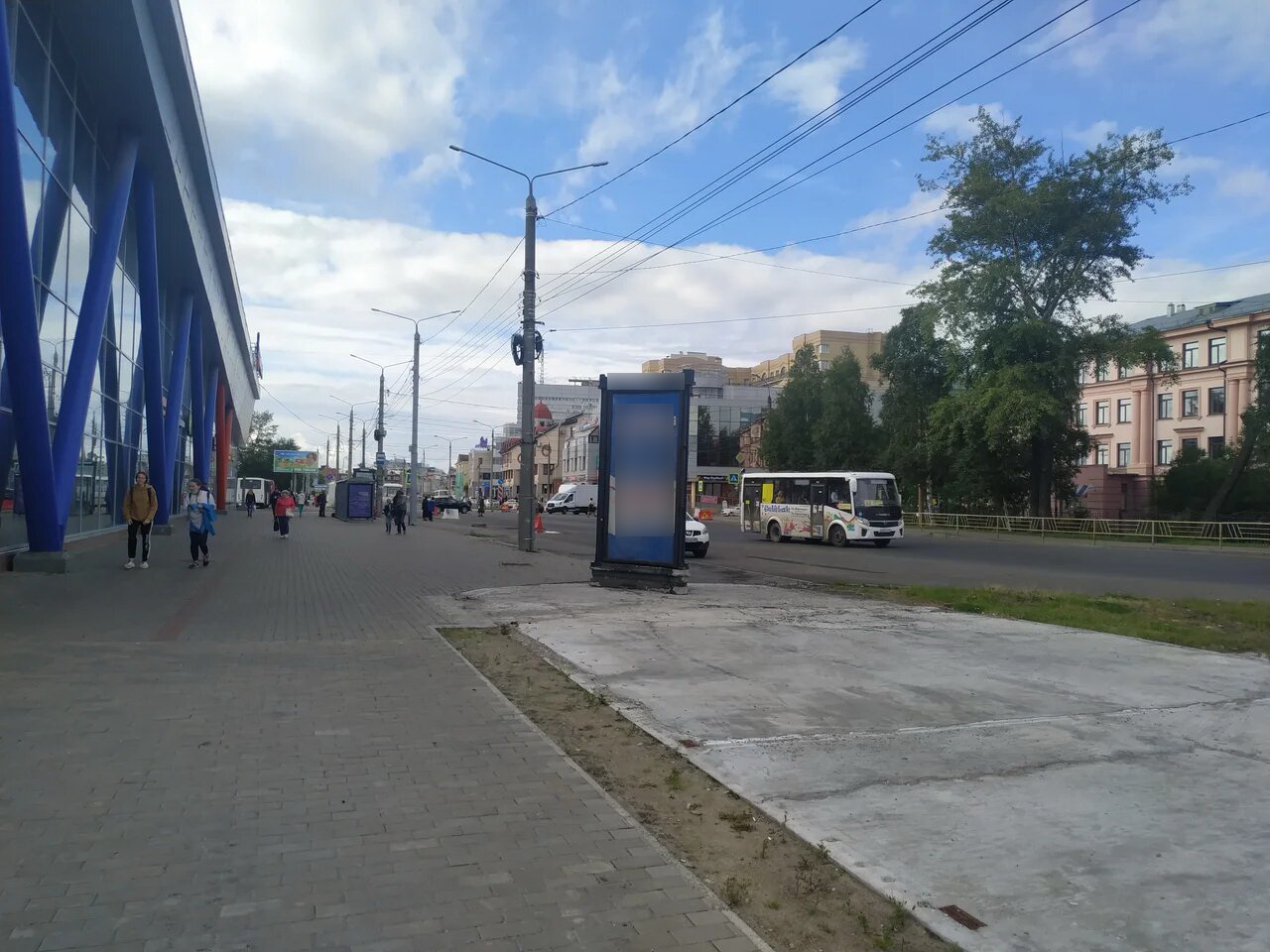 Фотография рекламного носителя, тип: Пиллар 3x1.4, адрес: Набережная Северной Двины ул., у МРВ, поз.1, Архангельск, Архангельская область, Россия. Сторона С №766078