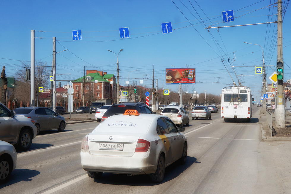 Фотография рекламного носителя, тип: Билборд 3x6, адрес: Маршала Жукова ул. Х Джанибековская ул., Волгоград, Волгоградская область, Россия. Сторона А2 №337576