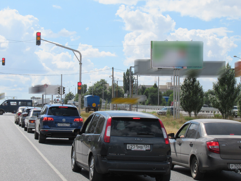 Фотография рекламного носителя, тип: Билборд 3x6, адрес: Землячки ул. Х 30-летия Победы б-р., Волгоград, Волгоградская область, Россия. Сторона А №1054361