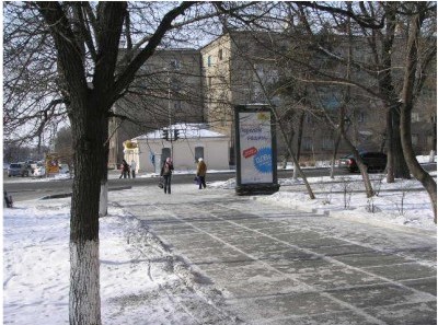 Фотография рекламного носителя, тип: Пиллар 3x1.4, адрес: Чичерина ул., д.85, поз.1, Уссурийск, Приморский край, Россия. Сторона С №791492