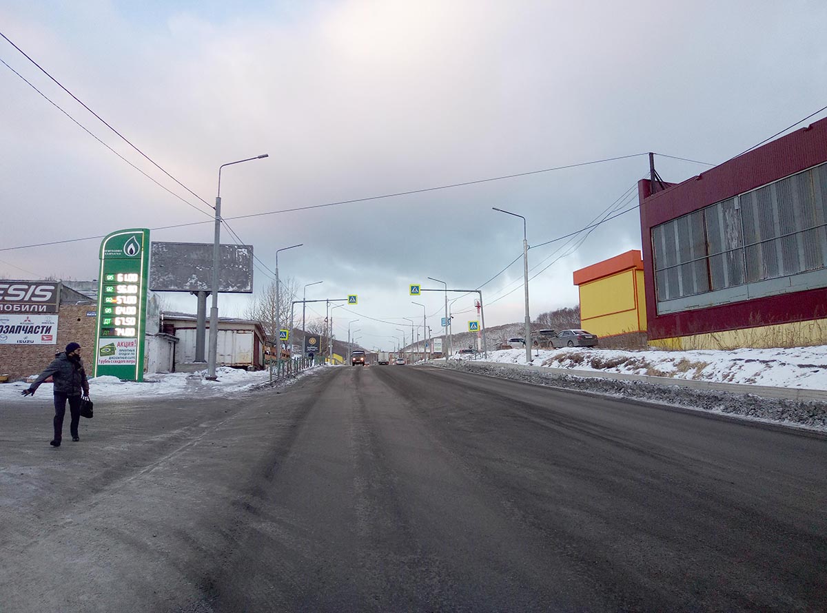 Фотография рекламного носителя, тип: Билборд 3x6, адрес: Высотная ул., около АЗС, Петропавловск-Камчатский, Камчатский край, Россия. Сторона B №993555