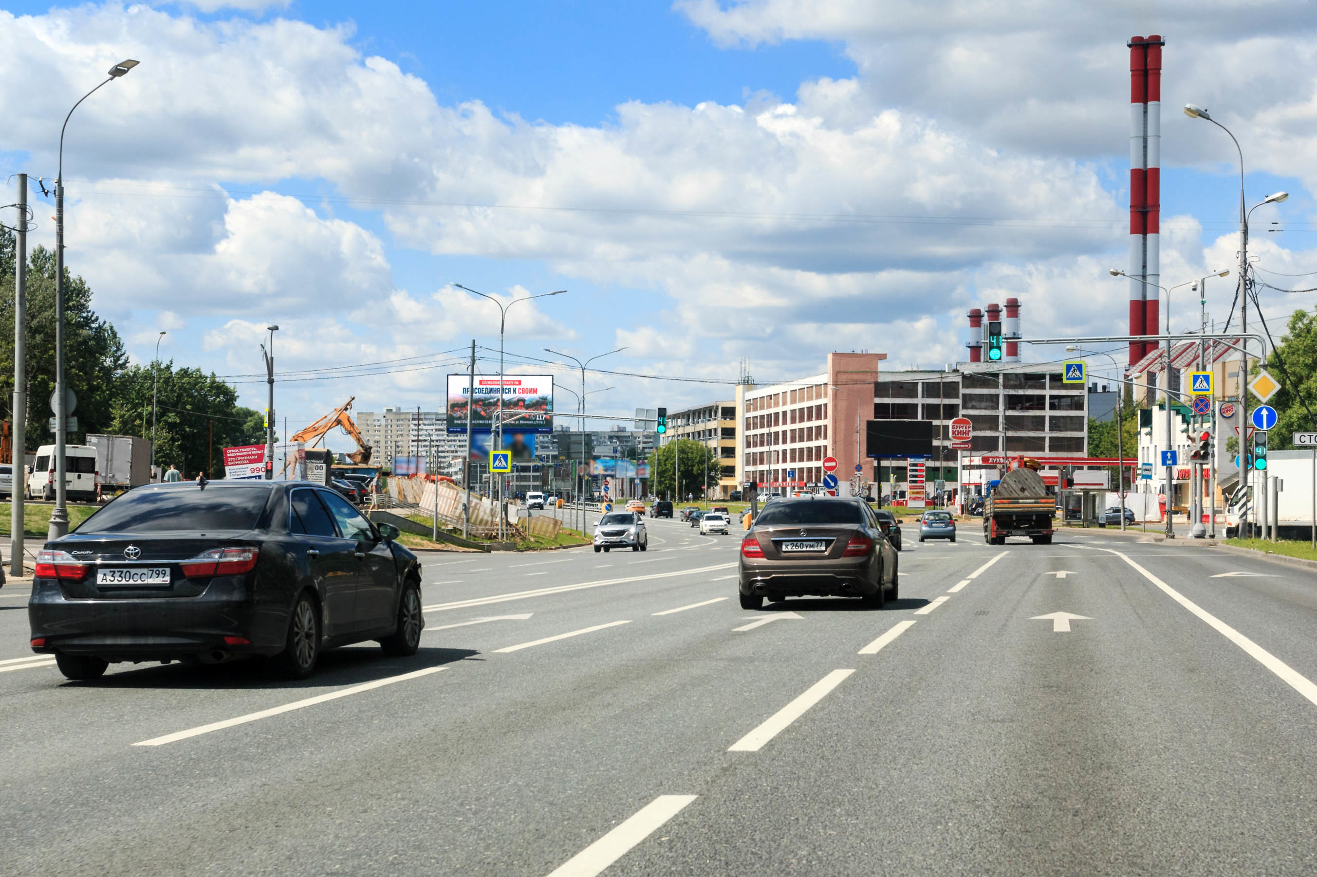 Фотография рекламного носителя, тип: Билборд 3x6, адрес: Боровское ш., д.2, н-в, 100м до Х 50-летия Октября ул., Москва, Россия. Сторона Б1 №755579