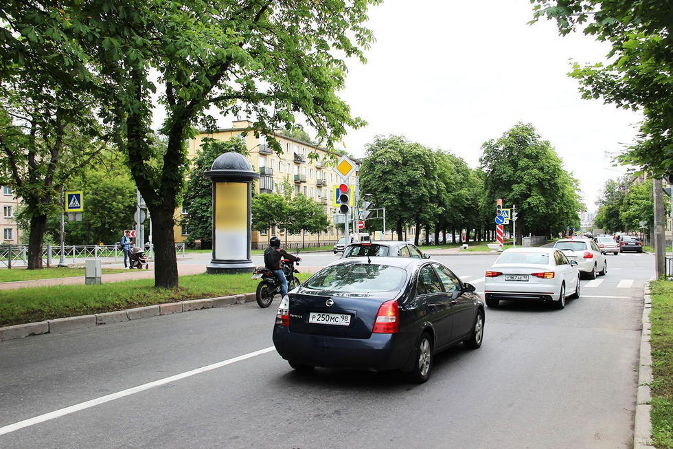 Фотография рекламного носителя, тип: Пиллар 3x1.4, адрес: Шаумяна пр-т., д.57 Х Таллинская ул., Санкт-Петербург, Россия. Сторона А №706966