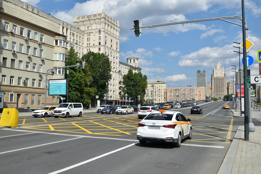 Фотография рекламного носителя, тип: Ситиборд 2.7x3.7, адрес: Дорогомиловская Б. ул., д.6, Москва, Россия. Сторона Б1-Б5 №821435