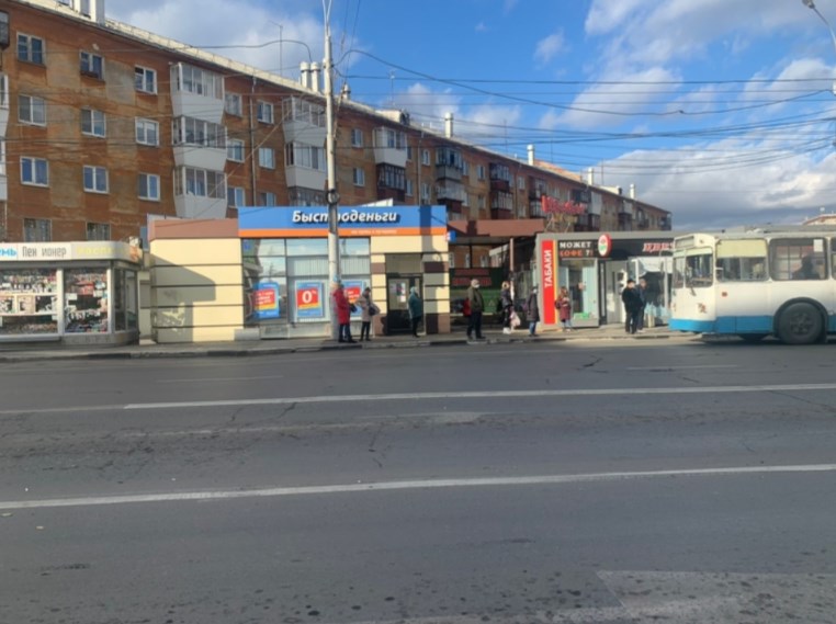 Фотография рекламного носителя, тип: Остановка 1.8x1.2, адрес: Ильича ул., ост.пр.Космонавтов, Екатеринбург, Свердловская область, Россия. Сторона A №1094881