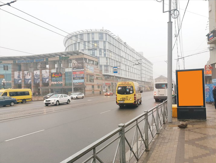 Фотография рекламного носителя, тип: Ситиформат 1.8x1.2, адрес: Черняховского ул. Х Победы пл., поз.1, Калининград, Калининградская область, Россия. Сторона A1-A6 №974164