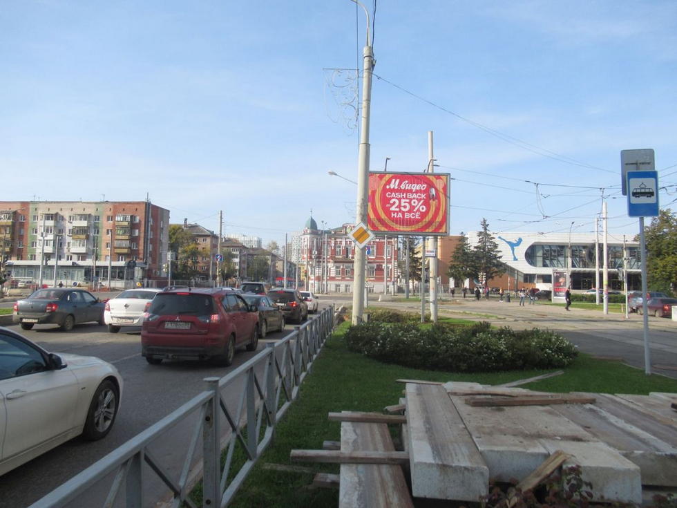 Фотография рекламного носителя, тип: Ситиборд 2.7x3.7, адрес: Революции ул. Х Сибирская ул., поз.1, Пермь, Пермский край, Россия. Сторона A1-A3 №755882