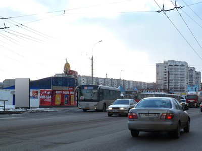 Фотография рекламного носителя, тип: Пиллар 3x1.4, адрес: Воровского ул. Х М. Конева пл., Киров, Кировская область, Россия. Сторона В №632529