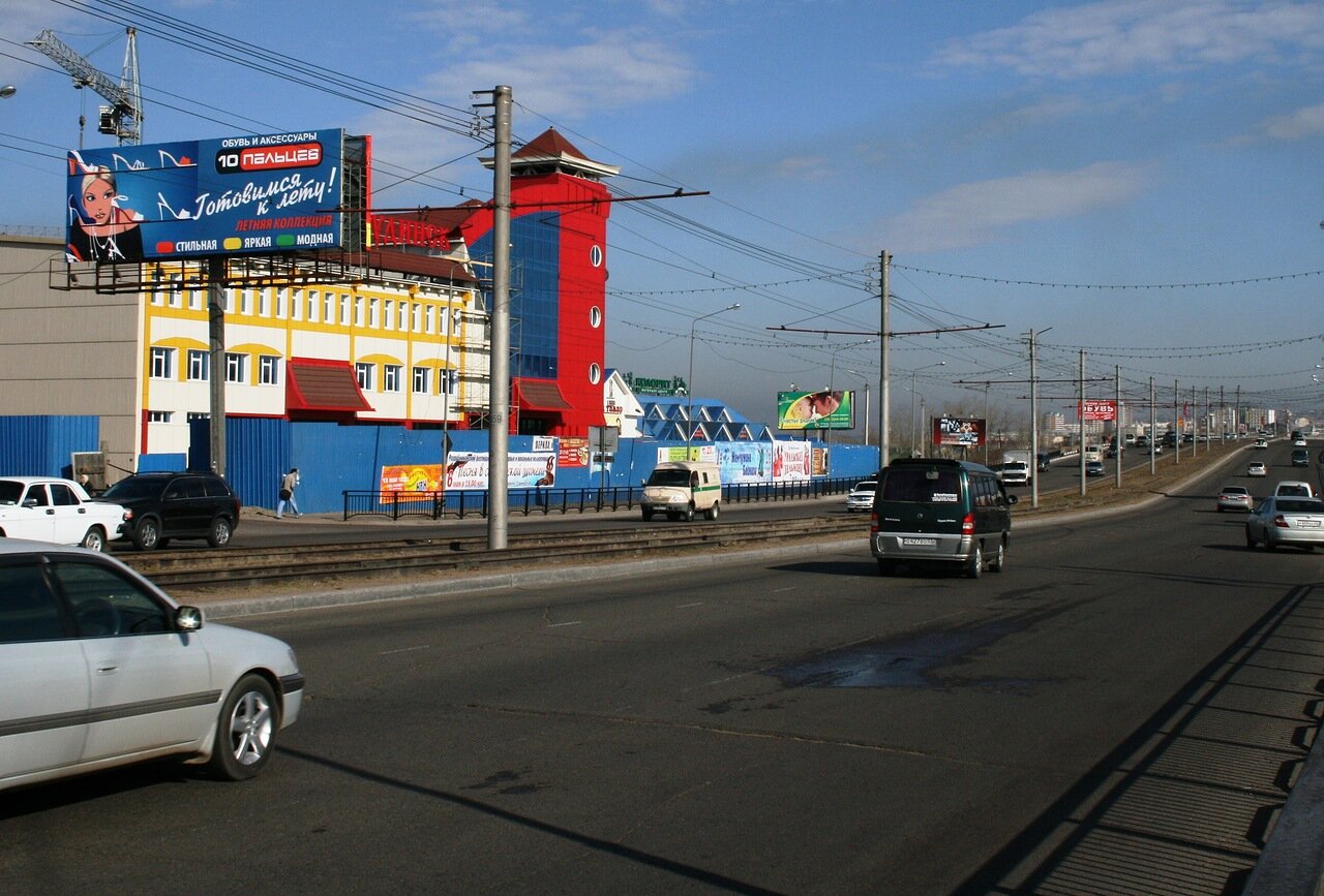 Фотография рекламного носителя, тип: Суперсайт 4x12, адрес: Бабушкина ул., ТЦ Восточные ворота, Улан-Удэ, Республика Бурятия, Россия. Сторона В №697370