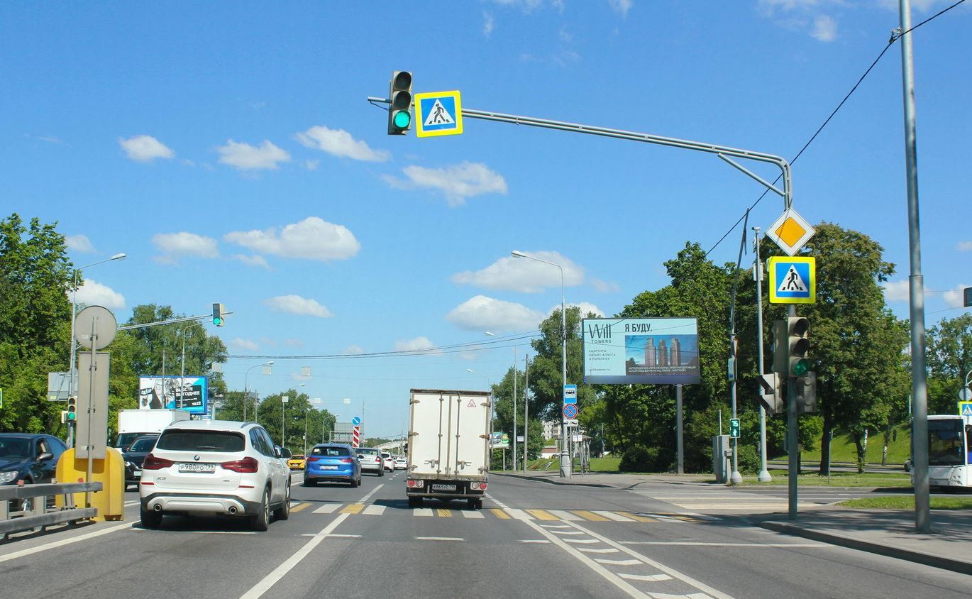 Фотография рекламного носителя, тип: Билборд 3x6, адрес: Минская ул. Х Кутузовский пр-т., Москва, Россия. Сторона Ah1-Аh4 №882195