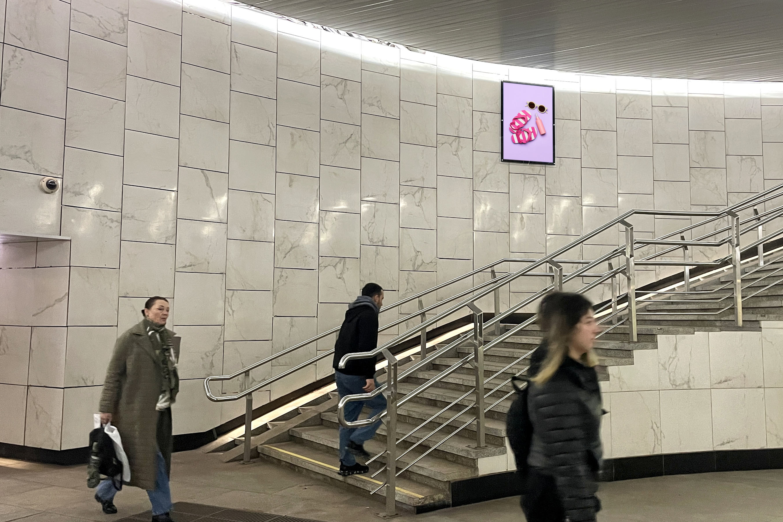 Фотография рекламного носителя, тип: Кристалайт, адрес: Станция метро «Тропарёво», линия Сокольническая, Москва, Россия. Сторона/вариант №1001729