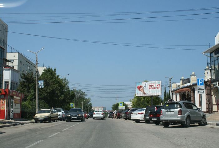 Фотография рекламного носителя, тип: Билборд 3x6, адрес: Фадеева ул., супермаркет Сильпо, Севастополь, Россия. Сторона А1-А3 №364744