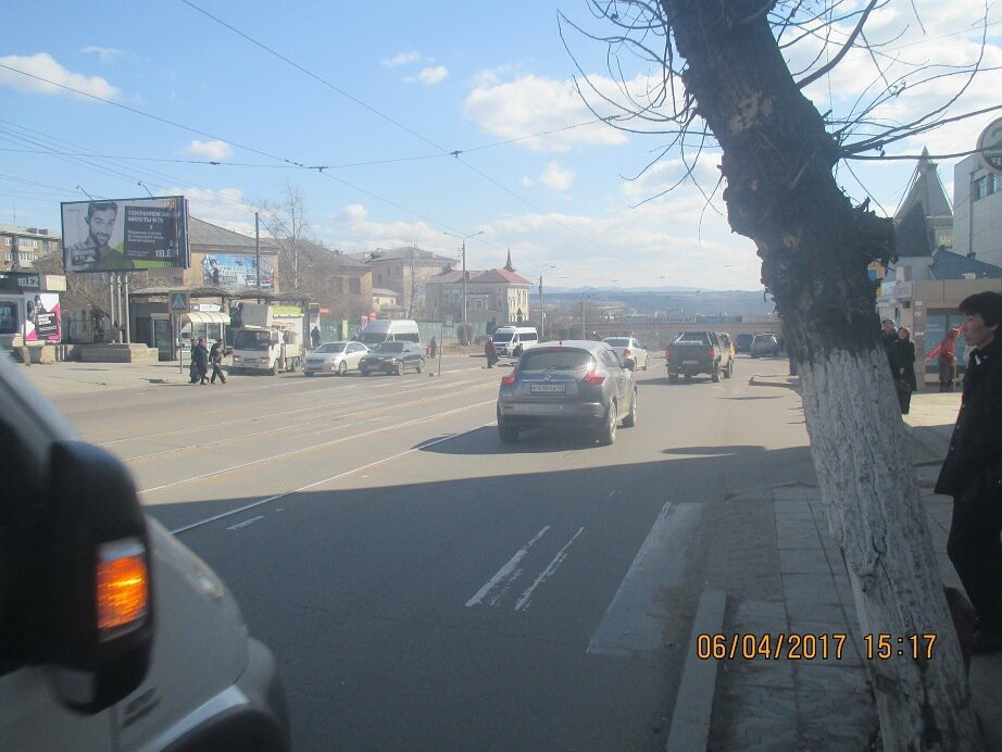 Фотография рекламного носителя, тип: Билборд 3x6, адрес: Коммунистическая ул., д.38, Улан-Удэ, Республика Бурятия, Россия. Сторона В1-В3 №697054