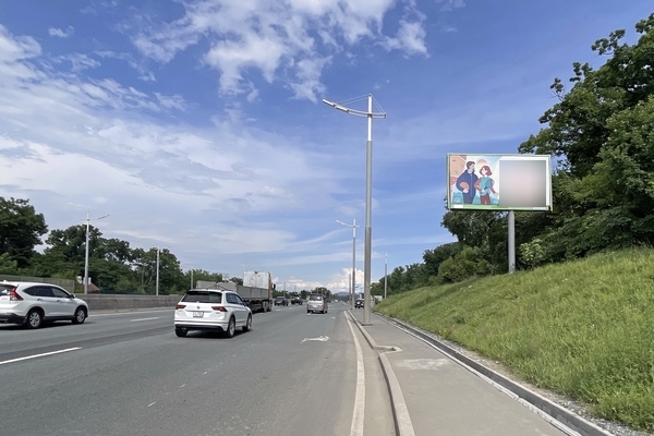 Фотография рекламного носителя, тип: Билборд 3x6, адрес: Маковского ул., д.73, Владивосток, Приморский край, Россия. Сторона А №687916