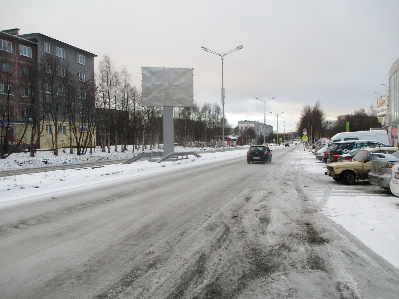 Фотография рекламного носителя, тип: Билборд 3x4, адрес: Ферсмана ул., д.37, Апатиты, Мурманская область, Россия. Сторона B №972549