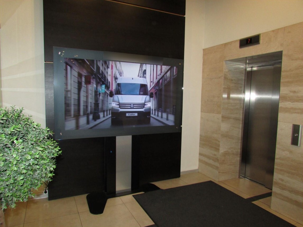 Фотография рекламного носителя, тип: Видеоэкран, адрес: Бизнес-центр «Золотая Долина», Карла Фаберже пл., д.8/2, Санкт-Петербург, Россия. Сторона/вариант A1-A10 №1013063