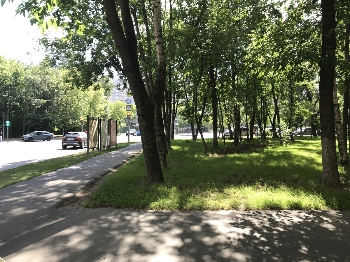 Фотография рекламного носителя, тип: Афиша 1.75x1.8, адрес: Берзарина ул., д.22, стенд 3, Москва, Россия. Сторона А2 №882536