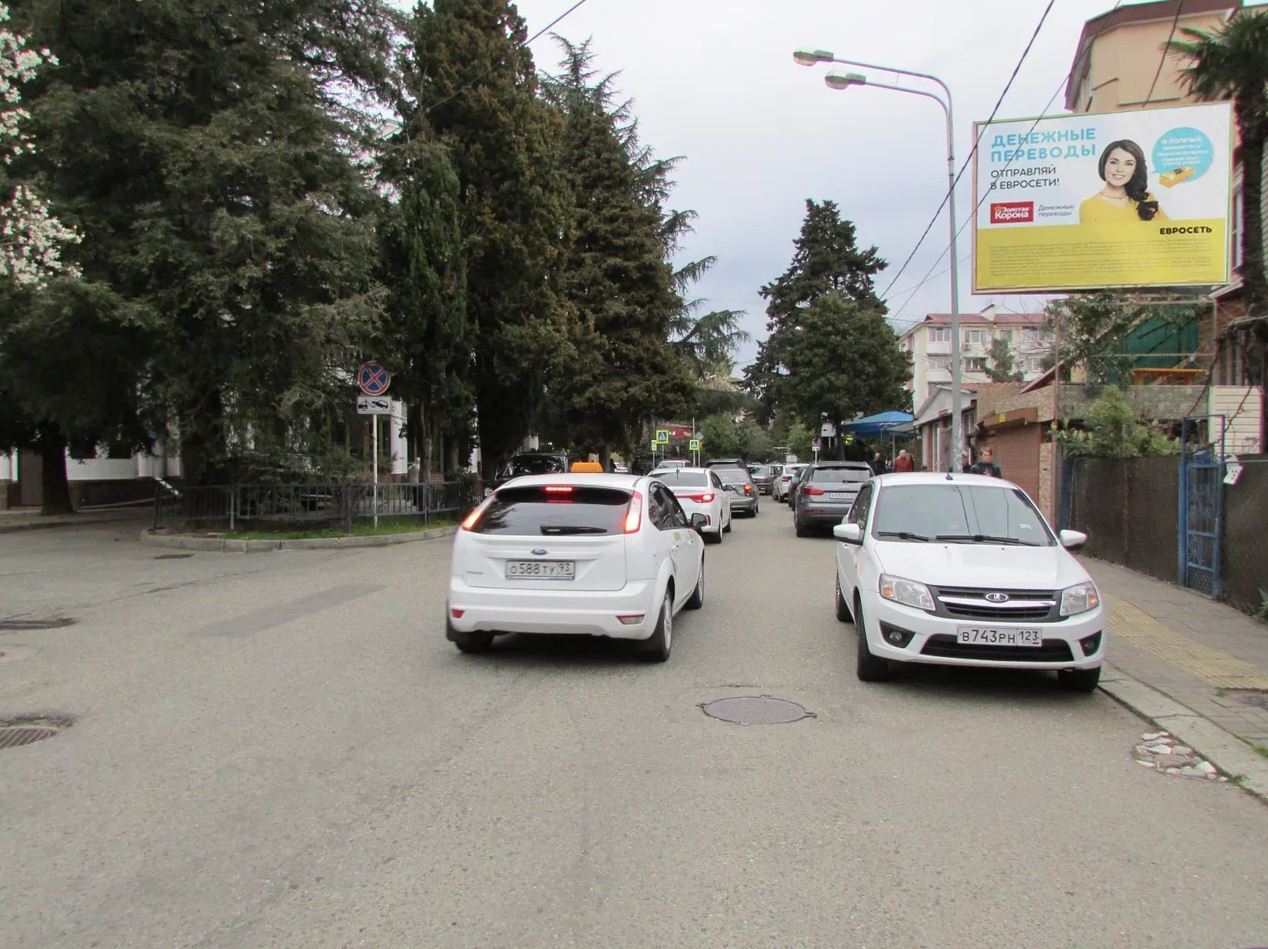 Фотография рекламного носителя, тип: Билборд 3x4, адрес: Свердлова ул., д.76, Адлер, Краснодарский край, Россия. Сторона A №956751