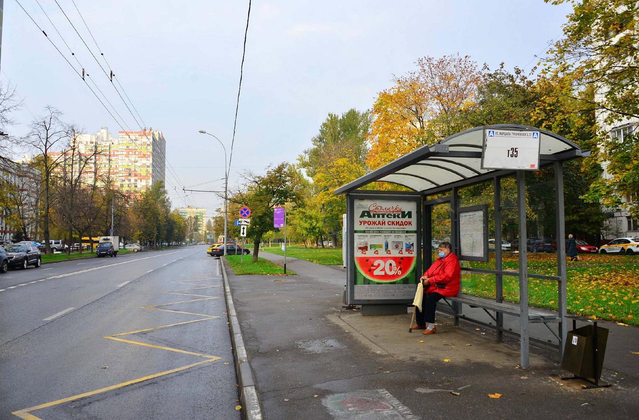 Фотография рекламного носителя, тип: Остановка 1.8x1.2, адрес: Тухачевского Маршала ул., д.38, Москва, Россия. Сторона А1 №935730