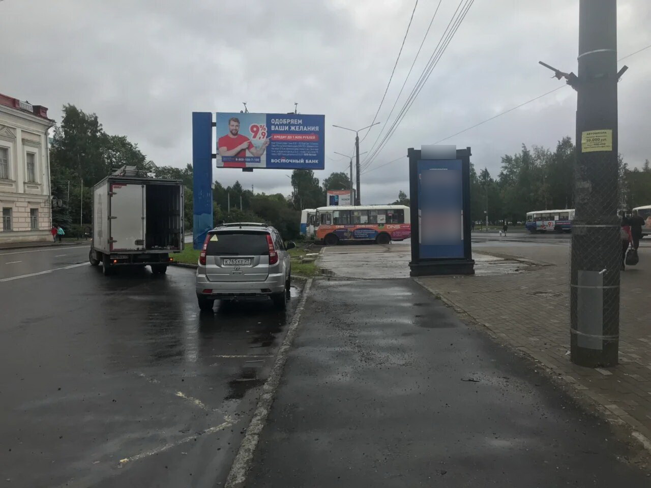 Фотография рекламного носителя, тип: Пиллар 3x1.4, адрес: Набережная Северной Двины ул., у МРВ, поз.1, Архангельск, Архангельская область, Россия. Сторона А №766076