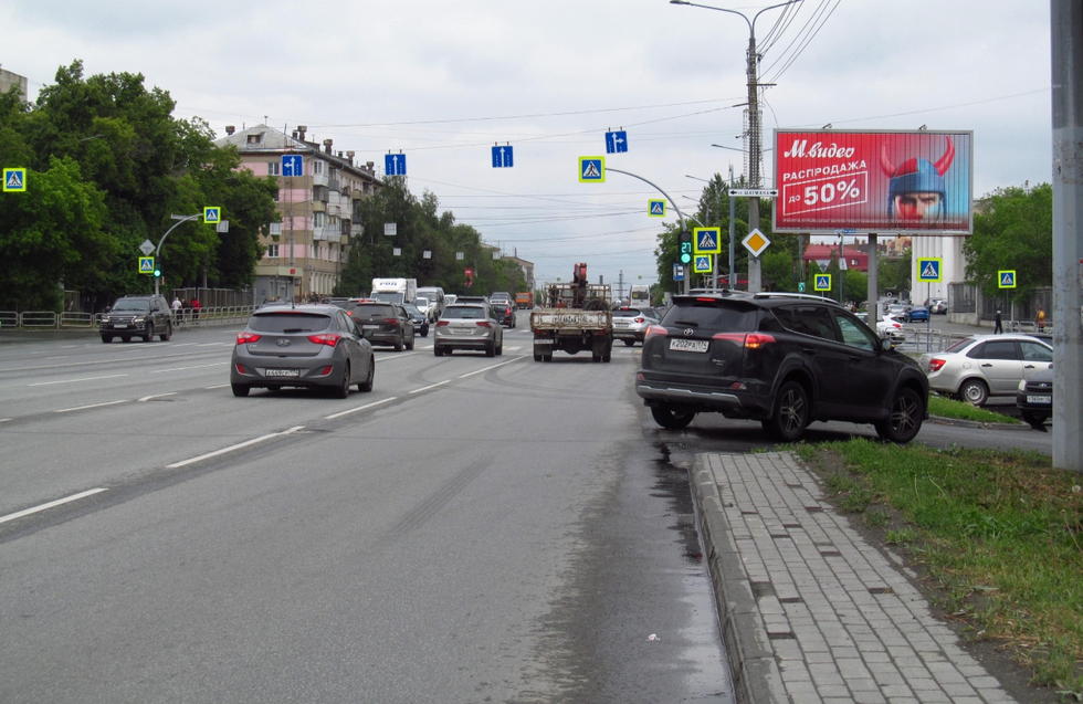 Фотография рекламного носителя, тип: Билборд 3x6, адрес: Доватора ул. Х Шаумяна ул., Челябинск, Челябинская область, Россия. Сторона А1-A3 №553241