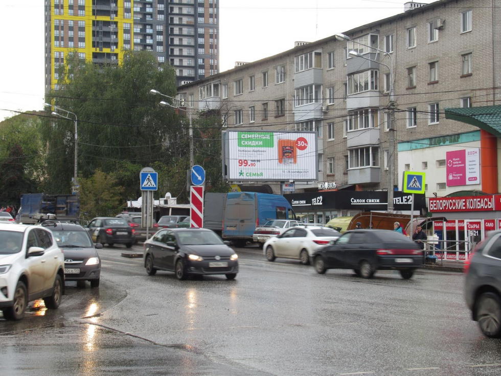 Фотография рекламного носителя, тип: Билборд 3x6, адрес: Карпинского ул., д.36 Х Мира ул., Пермь, Пермский край, Россия. Сторона A1-A3 №755809
