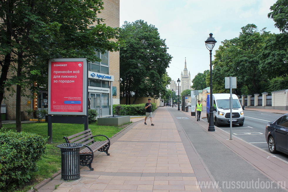 Фотография рекламного носителя, тип: Ситиформат 1.8x1.2, адрес: Большая Никитская ул., д.37с1, Москва, Россия. Сторона Б №768088