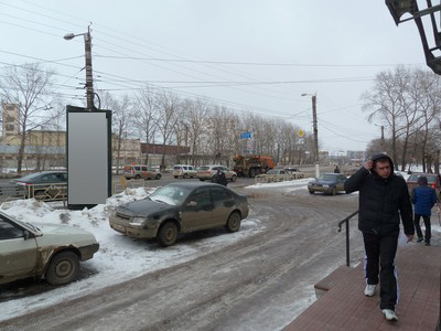 Фотография рекламного носителя, тип: Пиллар 3x1.4, адрес: Октябрьский пр-т., д.79б, Киров, Кировская область, Россия. Сторона С №632461