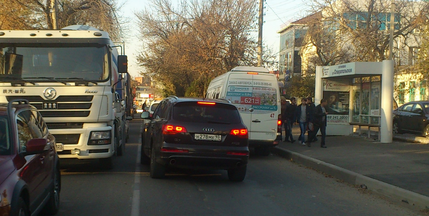 Фотография рекламного носителя, тип: Остановка 1.8x1.2, адрес: Шевченко ул., ост."Ставропольская", Краснодар, Краснодарский край, Россия. Сторона A №860129