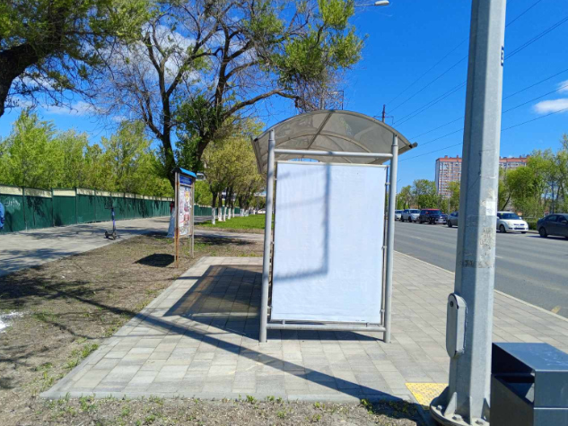 Фотография рекламного носителя, тип: Остановка 1.8x1.2, адрес: Ново-Садовая ул., Загородный парк, Самара, Самарская область, Россия. Сторона B2 №830192