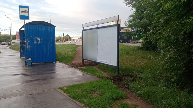 Фотография рекламного носителя, тип: Афиша 1.75x1.8, адрес: Спортивная ул., ост. "Западный пляж", Тольятти, Самарская область, Россия. Сторона A2 №1094061