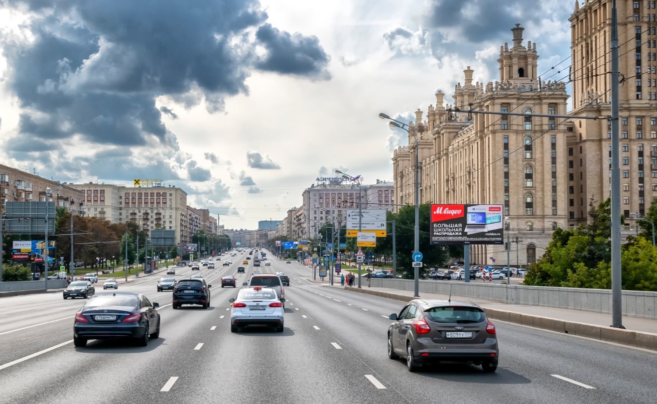 Фотография рекламного носителя, тип: Билборд 3x6, адрес: Кутузовский пр-т., д.2/1, стр.1, Москва, Россия. Сторона Аh1-Аh4 №945492