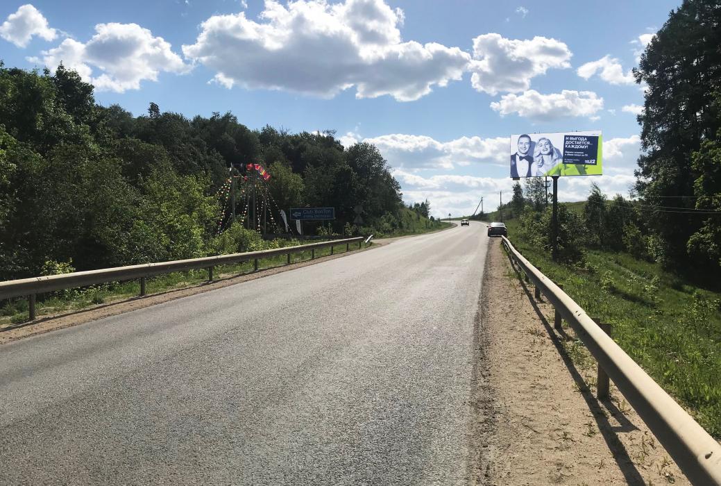 Фотография рекламного носителя, тип: Билборд 3x6, адрес: Подосинки-Батюшково-Ильинское а/д., напротив поворота на клуб Бонтон, Московская область, Россия. Сторона A №652639