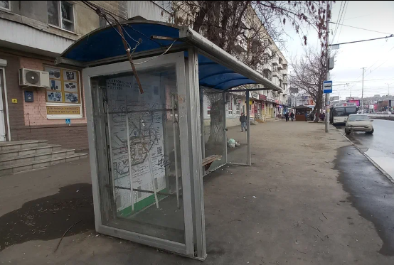 Фотография рекламного носителя, тип: Остановка 1.8x1.2, адрес: Астраханская ул. Х Б. Горная ул., в центр, Саратов, Саратовская область, Россия. Сторона Б №585289