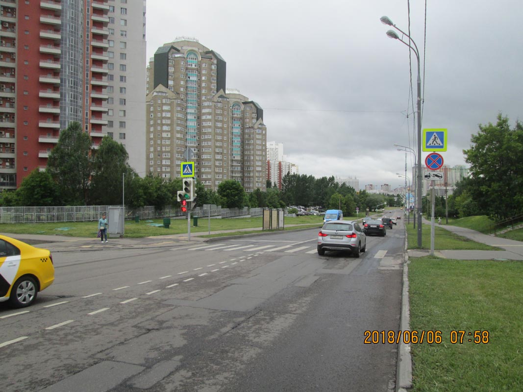 Фотография рекламного носителя, тип: Афиша 1.75x1.8, адрес: Островитянова ул., д.10, стенд 1, Москва, Россия. Сторона А1 №865884