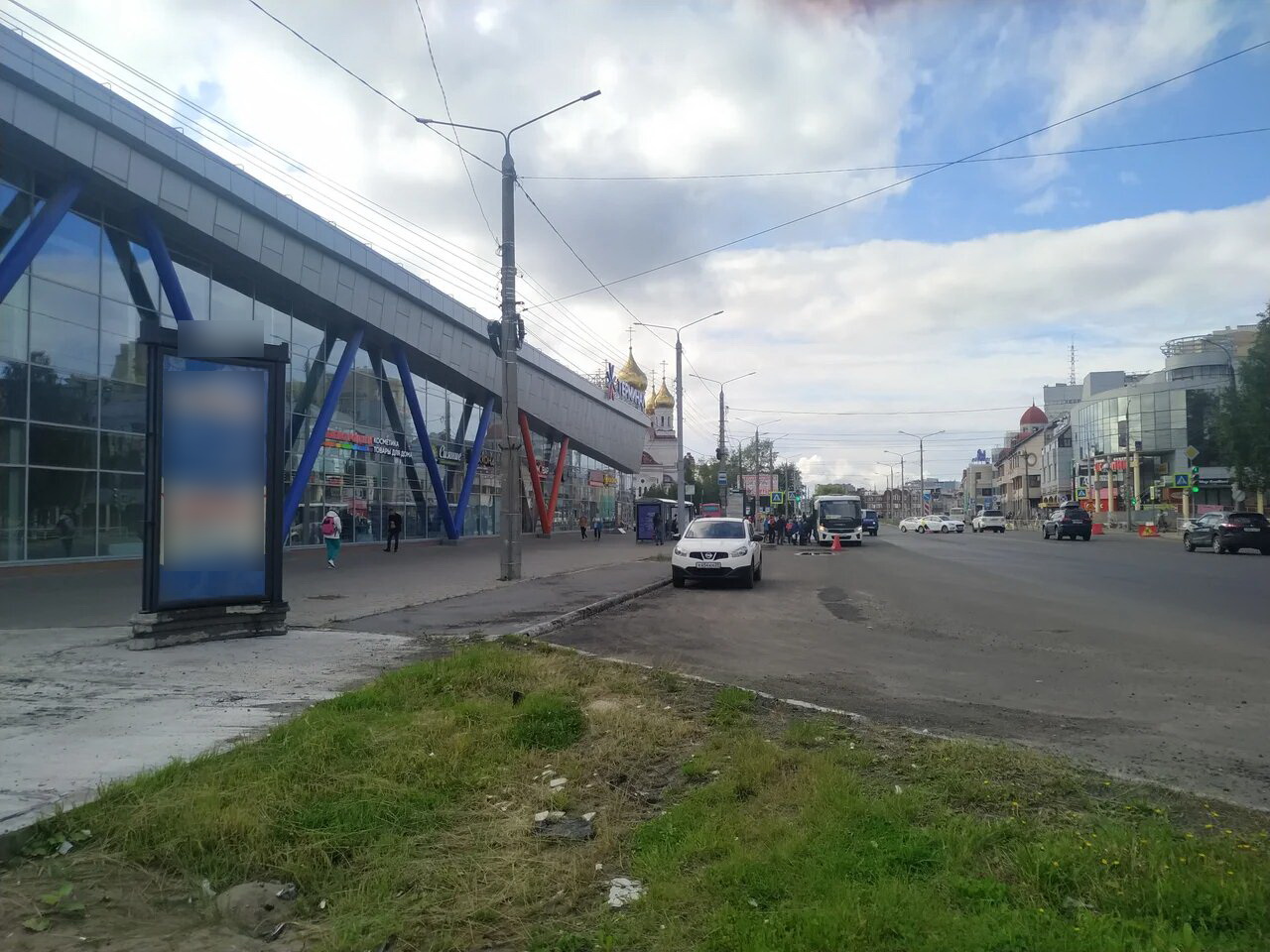 Фотография рекламного носителя, тип: Пиллар 3x1.4, адрес: Набережная Северной Двины ул., у МРВ, поз.1, Архангельск, Архангельская область, Россия. Сторона В №766077