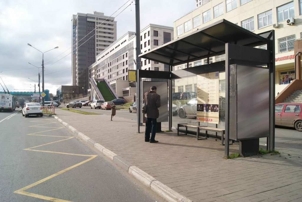 Фотография рекламного носителя, тип: Остановка 1.8x1.2, адрес: Московский пр-т., д.74, Ярославль, Ярославская область, Россия. Сторона А5 №1047380