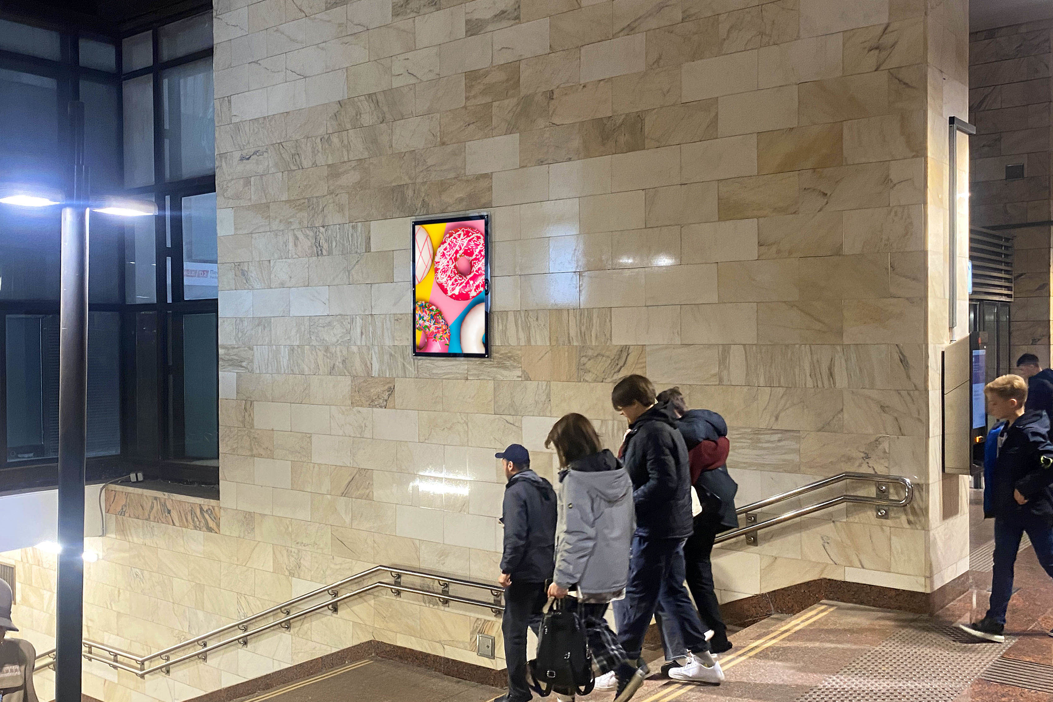 Фотография рекламного носителя, тип: Кристалайт, адрес: Станция метро «Печатники», линия Большая кольцевая, Москва, Россия. Сторона/вариант №1001975